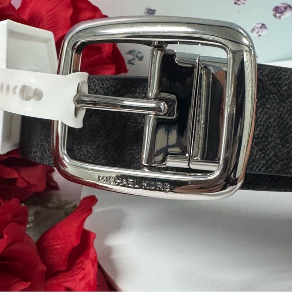 SALE MICHAEL KORS REVERSIBLE LOGO BELT - Picture 2 of 9